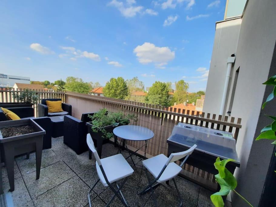 Magnifique Appartement Avec Terrasse Et Parking, 8 Personnes Nanterre Ngoại thất bức ảnh